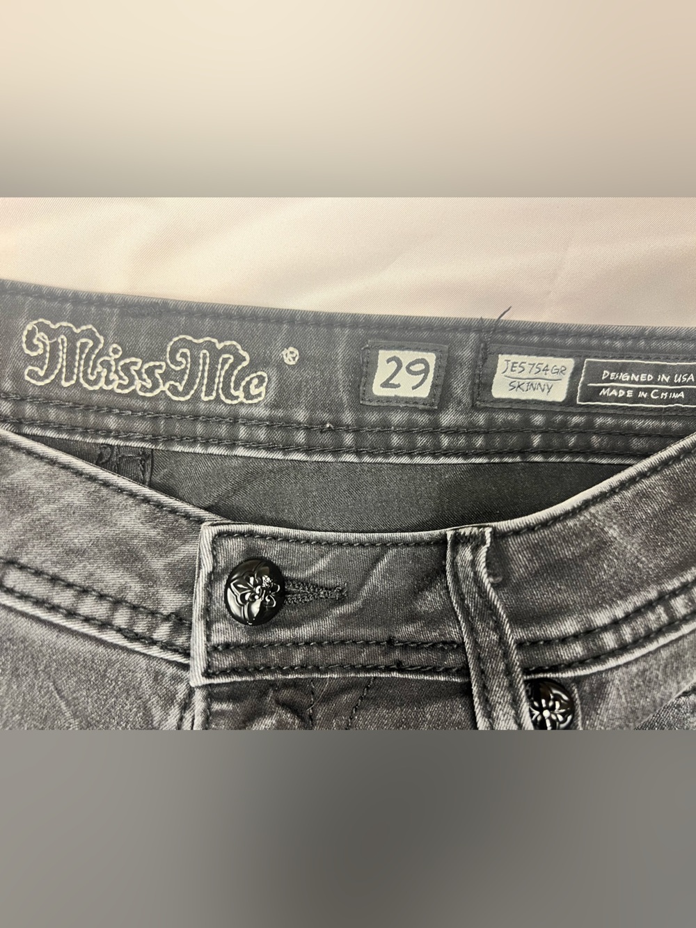 Miss Me Gray dark wash Skinny Jeans - 29